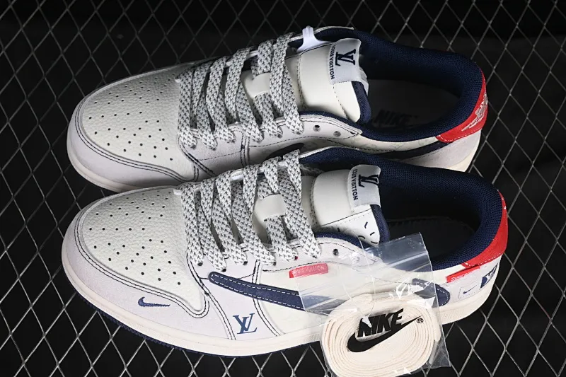 All Categories Air Jordan Jordan Series Basketball Shoes Air Jordan 1 Low High-end Customized Low-top Shoes Travis Scott x Fragment Design x Air Jordan 1 Low OG SP AJ1 Joe 1 LV Joint Piggy Blue Hook Woven Label Low-top Cultural Casual Shoes CX5050-Y15
